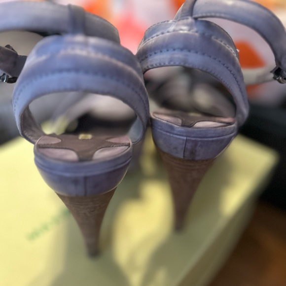 MaxStudio Bella Size 6M Leather Sandal in Lavender - Picture 13 of 16